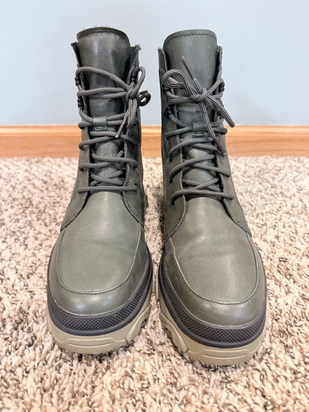 Sorel Women's Olive Green Lace-Up Combat Boots with Tan Sole
